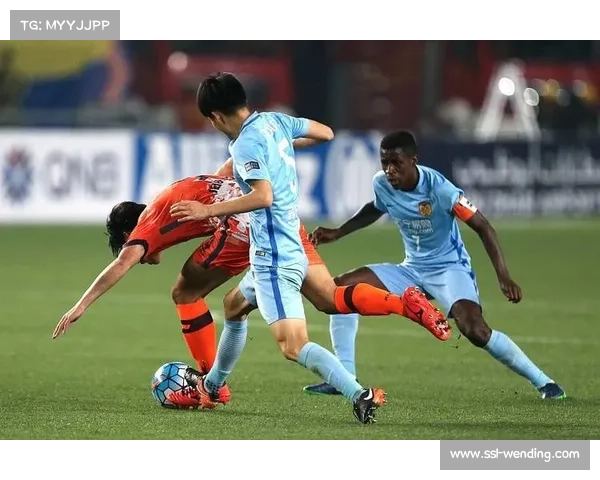 高位逼抢遭遇严峻挑战 各队采用长传战术有效破解压迫体系